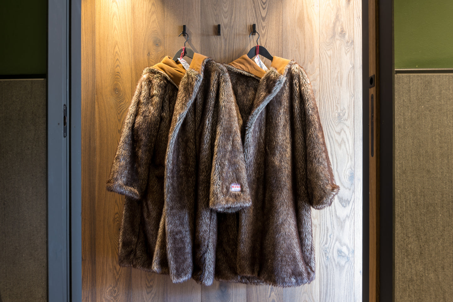FAKE FUR MANTEL